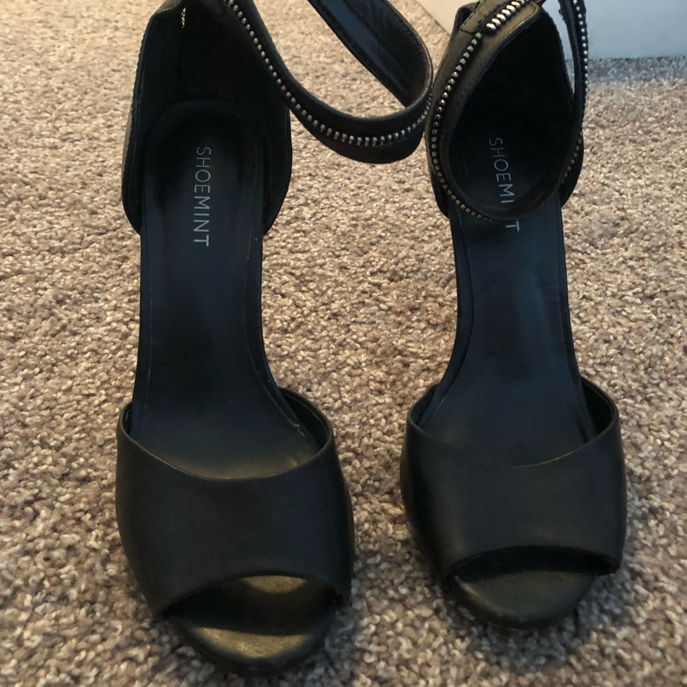 Shoemint wrap around ankle heels
